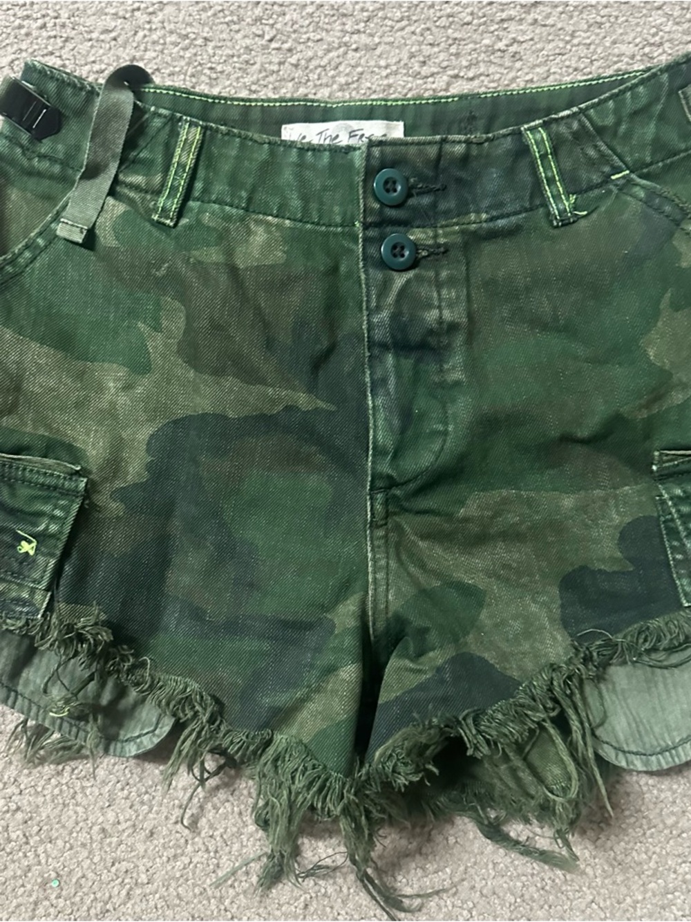 Free people Camo Frayed Hem Women's Shorts - Green